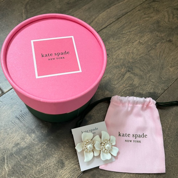 NWT! Kate Spade ♠️ Flora Earrings - Picture 2 of 4